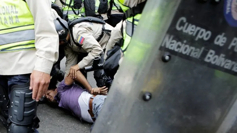 Venezuela: Disidentes denuncian torturas y confesiones forzadas (Video)