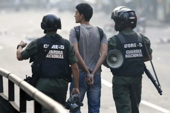 Foro Penal reveló que 208 manifestantes fueron llevados a tribunales militares