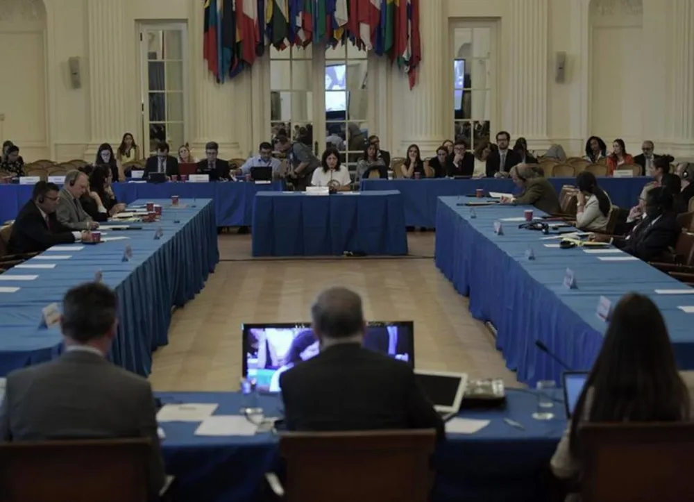 Militares retirados participan en sesión de la OEA sobre Venezuela
