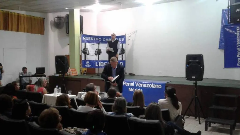 "Democracia y derechos humanos". Mérida.