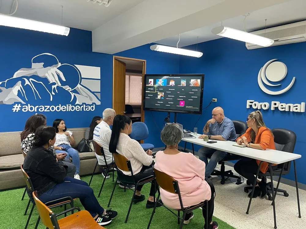 FORO PENAL BRINDA ATENCIÓN A FAMILIARES DE PRESOS POLÍTICOS