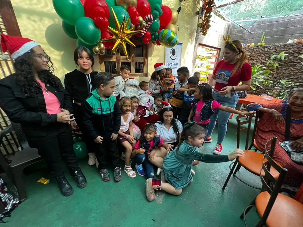 Entrega de regalos a los hijos de Presos Políticos.  Foro Penal Zulia.   