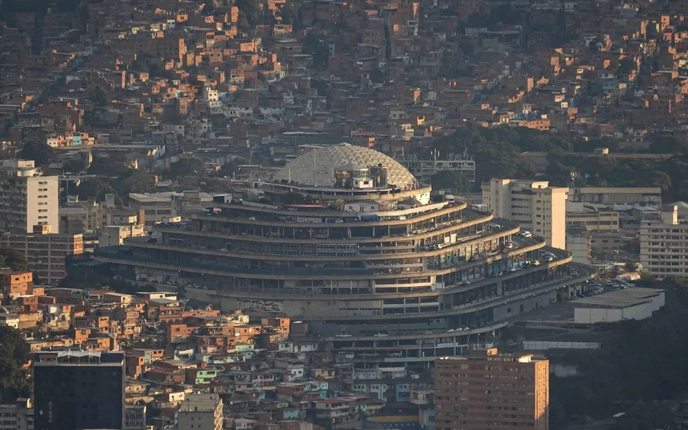 “Disfrutaban de cada acto que realizaban”: detenidos describen el horror de las “cárceles de tortura” de Maduro
