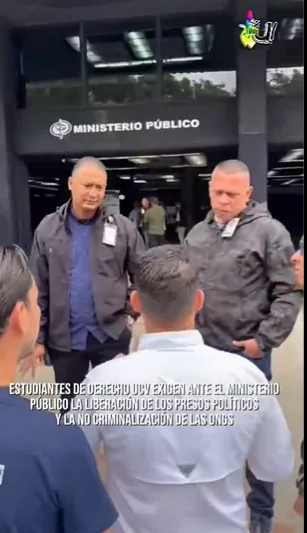 Estudiantes de Derecho de la UCV entregan documento ante el  Ministerio Publico de Venezuela
