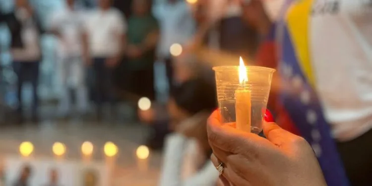 Foro Penal confirma liberación de joven con autismo y su madre detenidas desde noviembre