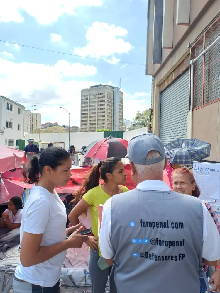 FORO PENAL ACOMPAÑA A FAMILIARES DE PRESOS POLÍTICOS EN ZONA 7