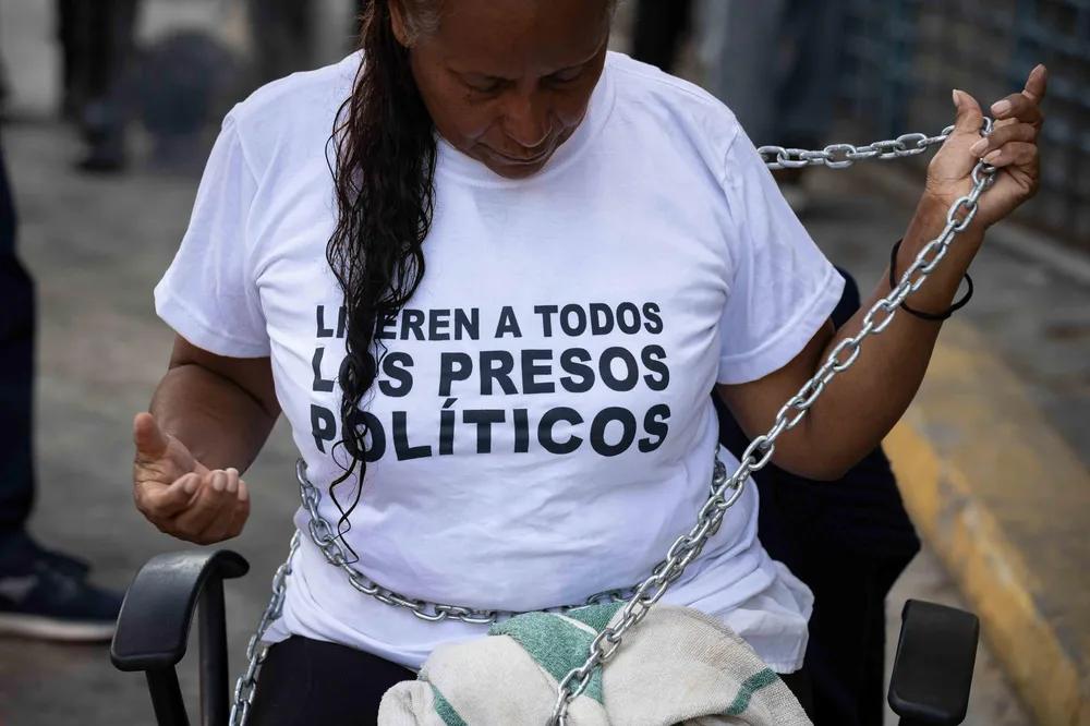 Foro Penal contabiliza más de 120 presos políticos en Rodeo I: Familiares cumplen 40 días de vigilia por la libertad