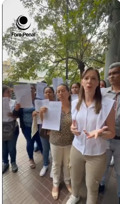 Stefania Migliorini, coordinadora jurídica de Caracas acompaña a familiares de Presos Políticos en tribunales