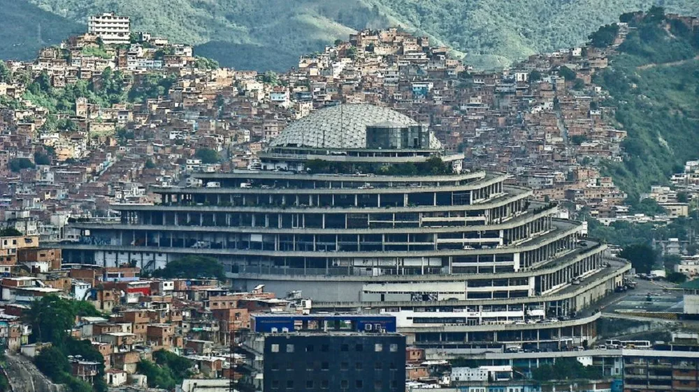 Foro Penal pide a autoridades informar destino de trasladados desde El Helicoide