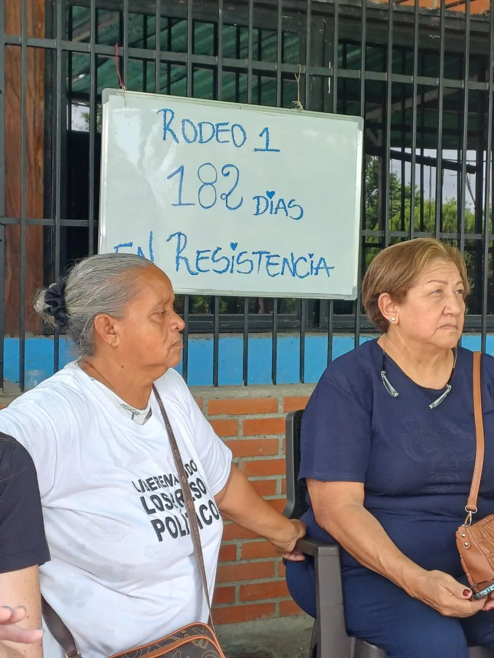 Equipo Foro Penal Caracas visita campamento de familiares de Presos Políticos en las inmediaciones de la cárcel Rodeo I. 9 de julio 2026