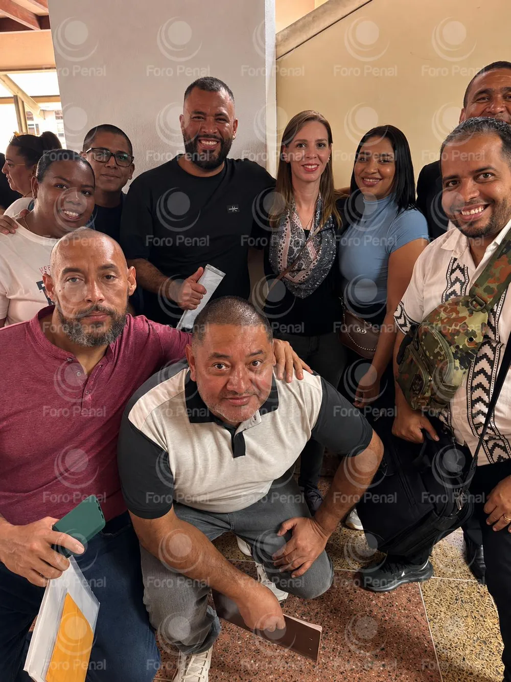 Equipo jurídico Foro Penal Caracas acompaña en tribunales a un grupo de ex presos políticos recientemente excarcelados