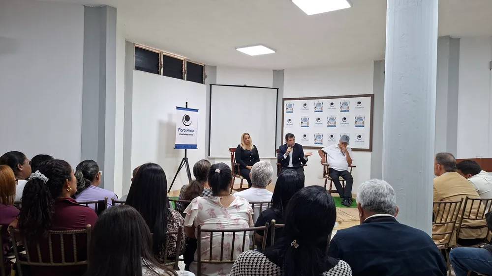 Foro Penal realizó el encuentro en el centro de profesionales de Lechería