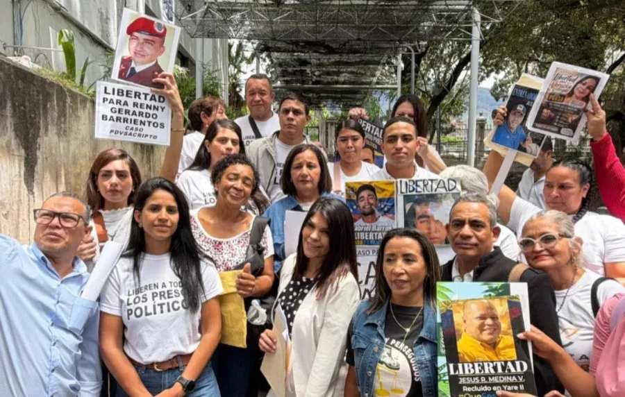 Dinorah Figuera se reúne con familiares de presos políticos y el Foro Penal: "Deben salir todos"
